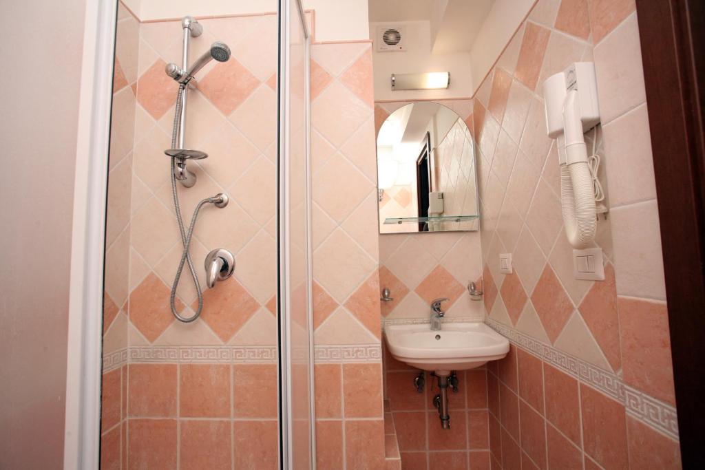 Tiburtina Guesthouse Roma Exterior foto